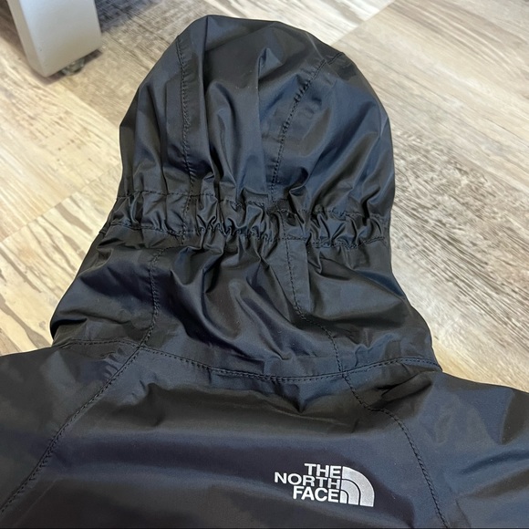 Northface Snowsuit 3-6M - Picture 6 of 10